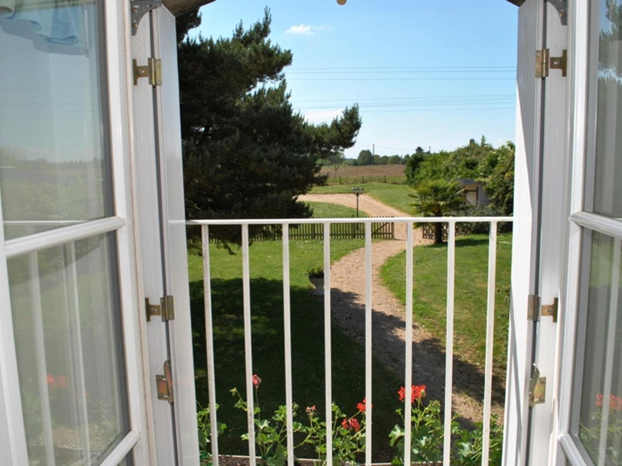 Gite De Charme Pres Des Chateaux De La Loire Avec Jardin, Terrasse Et Equipements Pour Familles - Fr-1-381-359 Azay-sur-Cher Exterior photo